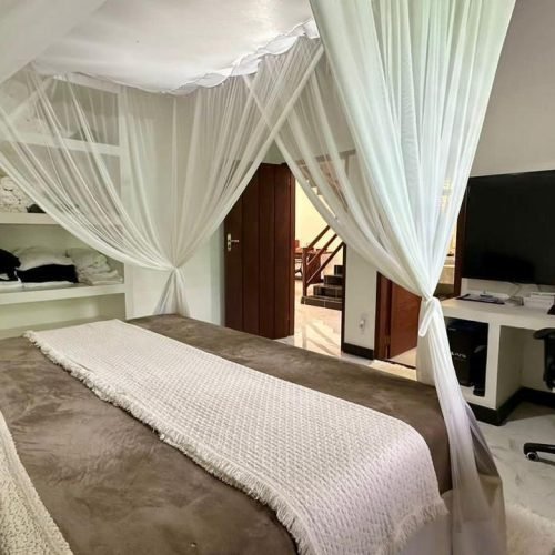 65ab8f35-d93f-45cc-ada0-bb2bd72b4dc1