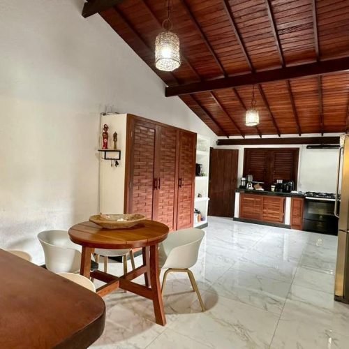 b497013b-6c00-40de-976f-f1b1a47e114f